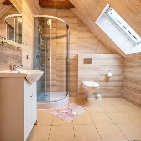 Sara Проживание в семье